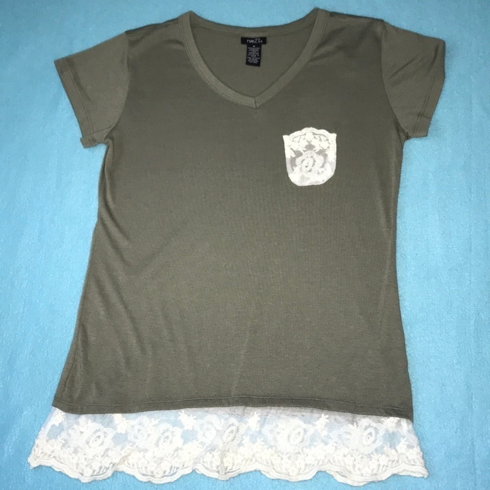 RUE 21 short sleeve top lace pocket and bottom hem olive green size M